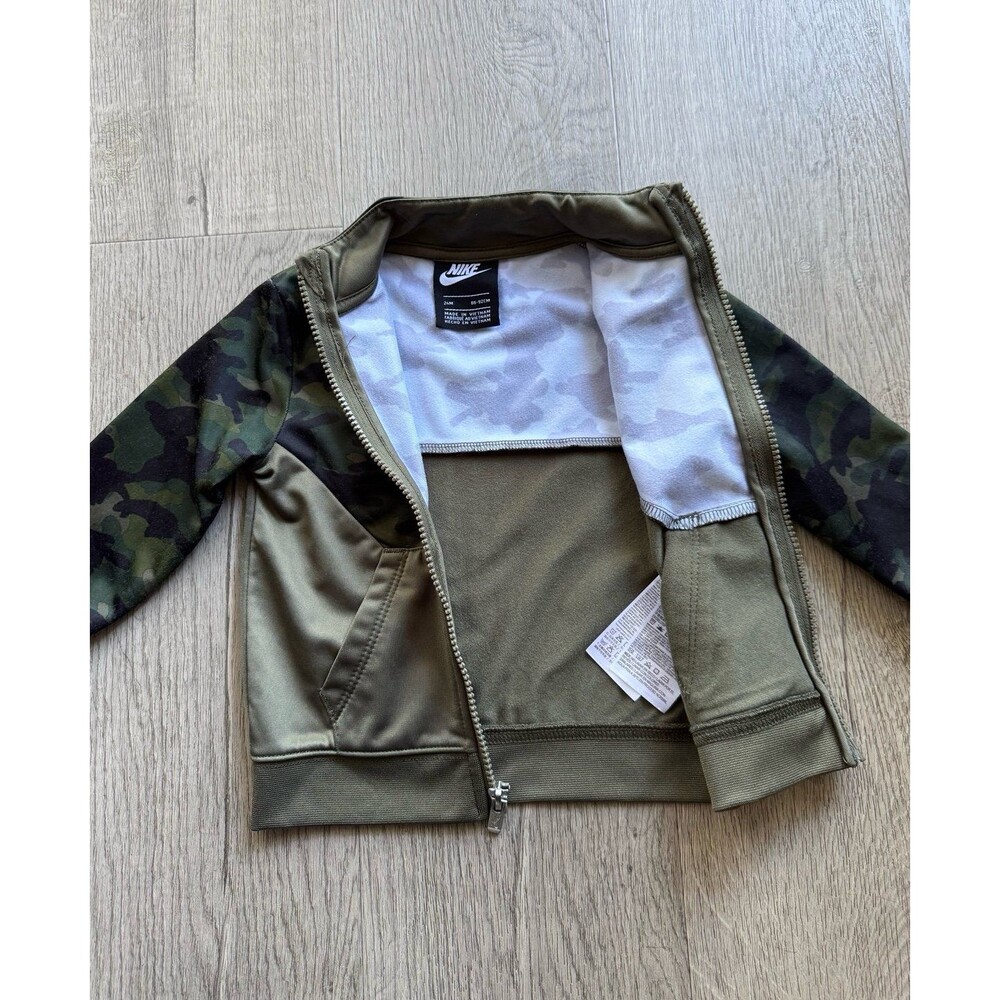 Nike Zip-Up Jacket Camo Boys Size 24 Months Like New - Picture 2 of 3